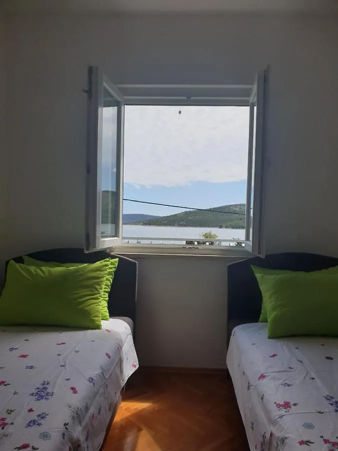 Villa Reminiscence Seget Vranjica Apartment